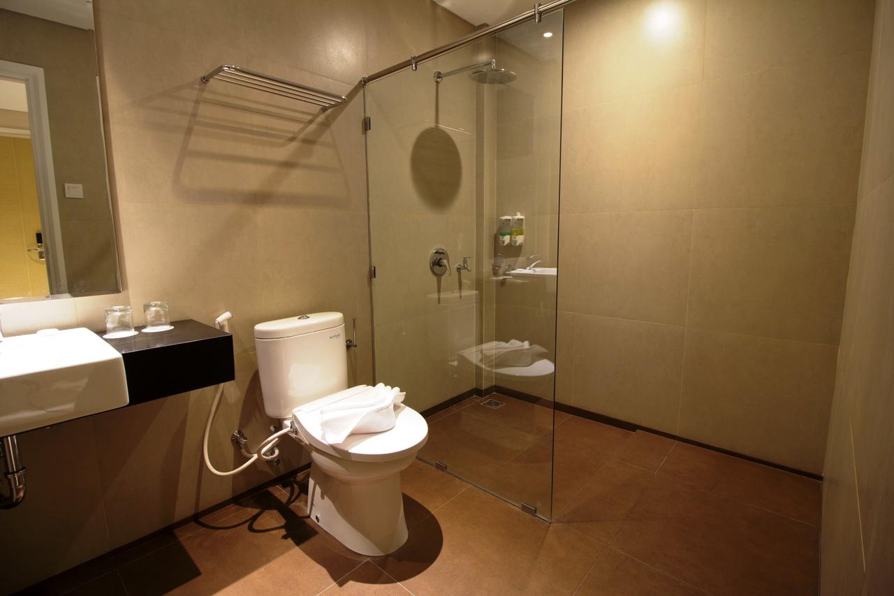 Vinotel Cirebon Exterior foto