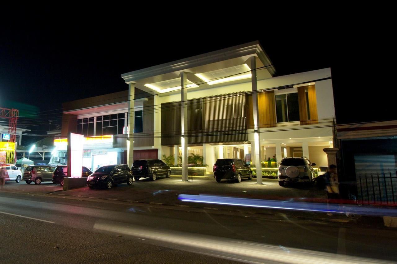 Vinotel Cirebon Exterior foto