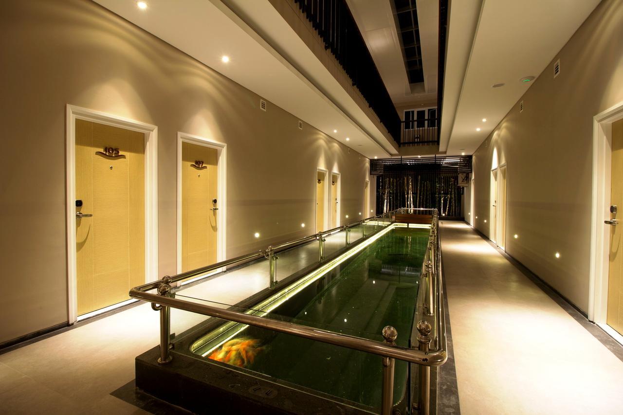 Vinotel Cirebon Exterior foto