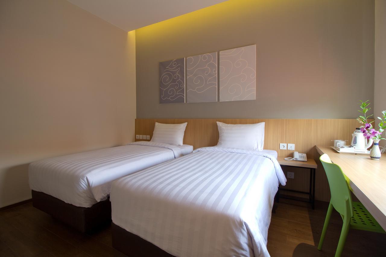 Vinotel Cirebon Exterior foto
